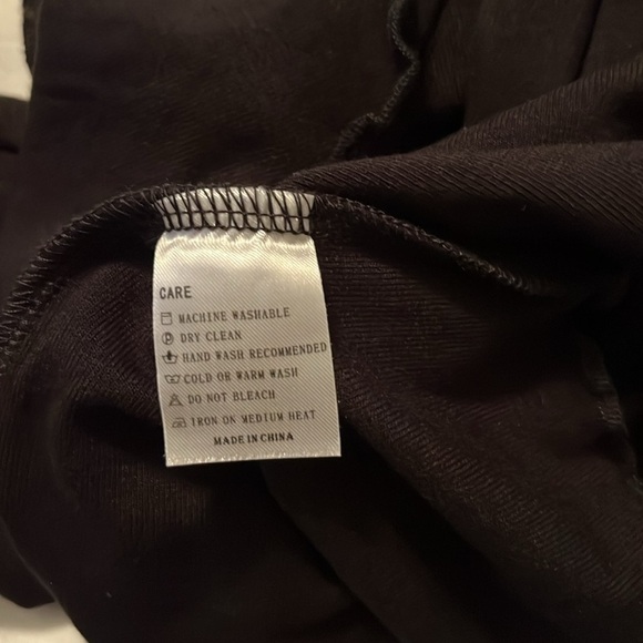 NWT- CLOZOZ Women’s Crop Top Blouse Square Neck, Long Bell Sleeve, Lettuce Trim - Picture 8 of 8